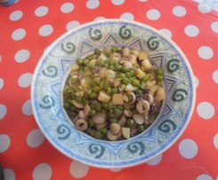 Seppioline con patate e piselli