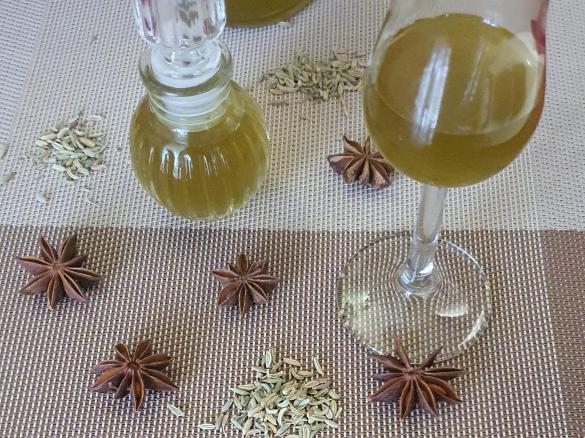 Liquore digestivo con spezie