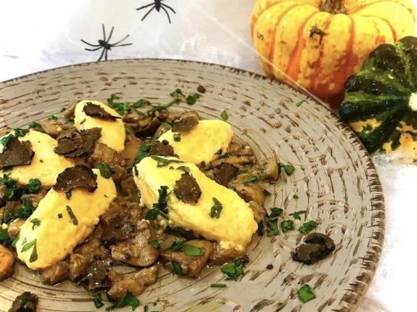 Gnudi di zucca con porcini e tartufo (Staffetta Halloween)
