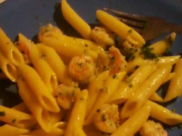 Mezze penne allo zafferano e mazzancolle