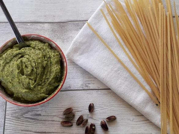 Pesto di pistacchi con ricotta