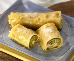 Rotoloni di pasta con broccoletti e prosciutto