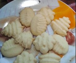 Biscotti pasticcini al limone con la sparabiscotti