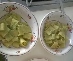 Pesto di zucchine saporito