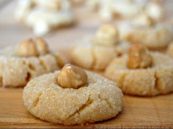 BISCOTTI ALLE NOCCIOLE