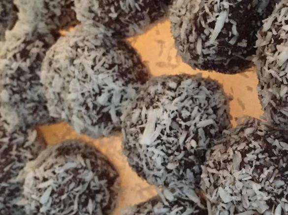 tartufini al cocco veg