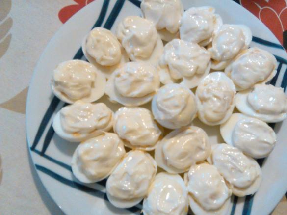 Uova ripiene di nonna Cina.