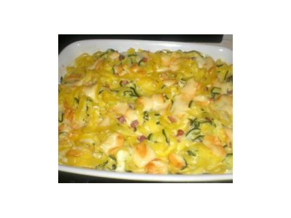 fettuccine all'uovo zucchine, spek e stracciatella