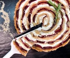 Torta salata con crema di caprino e prugne