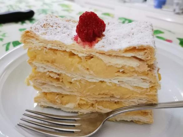 Torta mille foglie veloce con crema pasticcera all'arancia