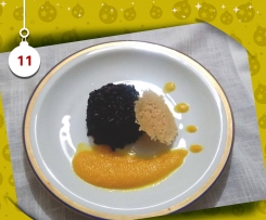 Timballini di riso venere con salsa di zucca e cialdine di parmigiano - Natale