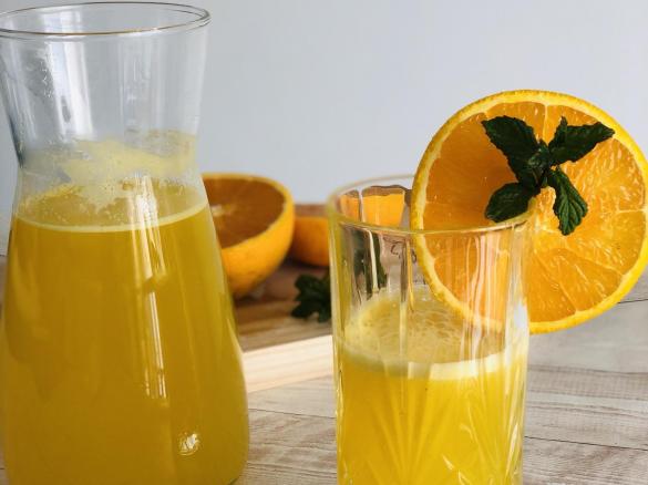Aperitivo all'arancia, zenzero e menta