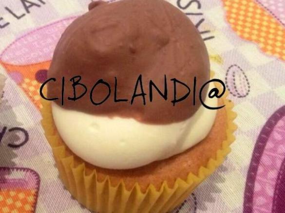 CUPCAKE ALLA VANIGLIA CON CREMA BIGUSTO