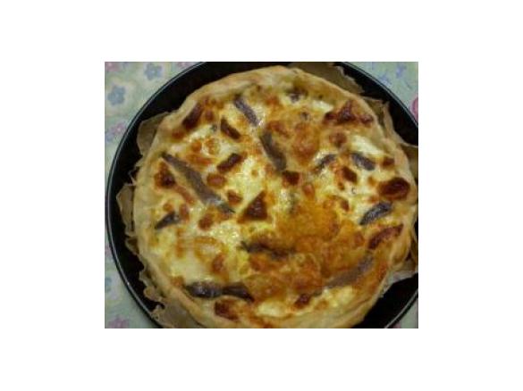 quiche  con mozzarella e alici 