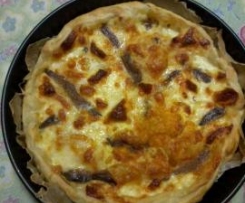quiche  con mozzarella e alici 
