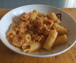 Rigatoni con nasello e pomodorini