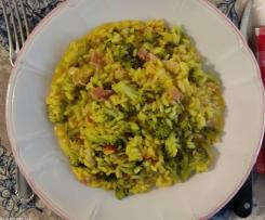 Risotto al curry con broccoletti e bacon