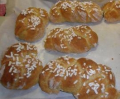 Treccine di pan brioche alle mele