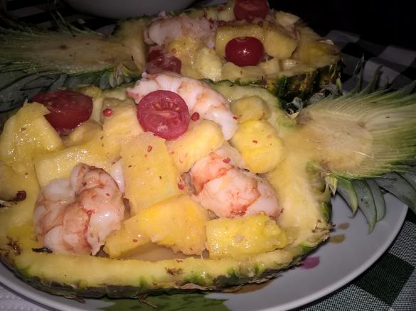 Ananas e gamberi
