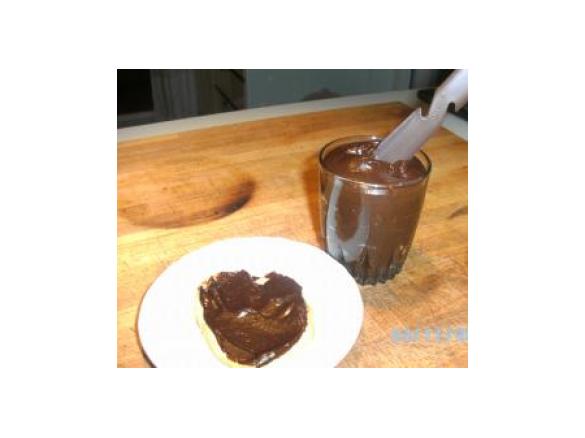 crema spalmabile alle nocciole senza cioccolato