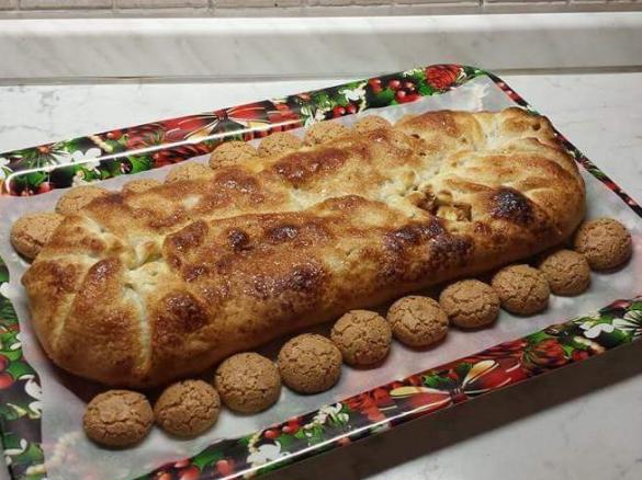 Bontà di mele, amaretti e cioccolato