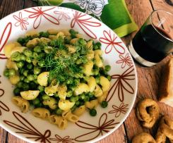 Piselli e pasta al profumo di aneto