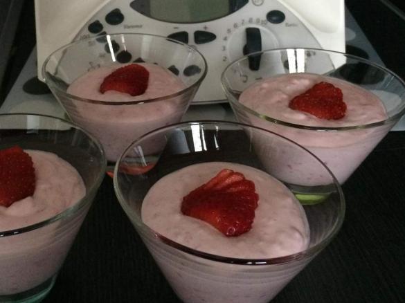 MOUSSE DELICATA DI FRAGOLE