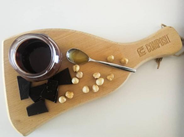 CREMA DI NOCCIOLE E CIOCCOLATO SENZA ZUCCHERO NE OLIO