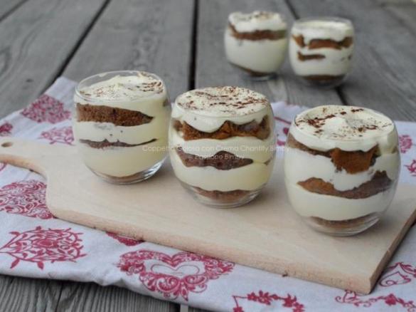 Coppetta Golosa con crema chantilly