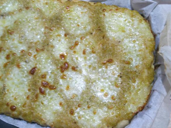 FOCACCIA CON PORRI