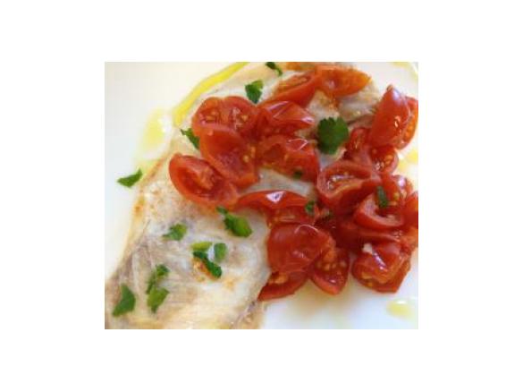 Filetto di pesce persico con pomodorini