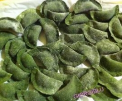 Mezze lune all'ortica ripiene