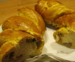 Treccione alle olive e formaggio primo sale