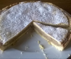 TORTA RIPIENA RICOTTA E AMARETTI