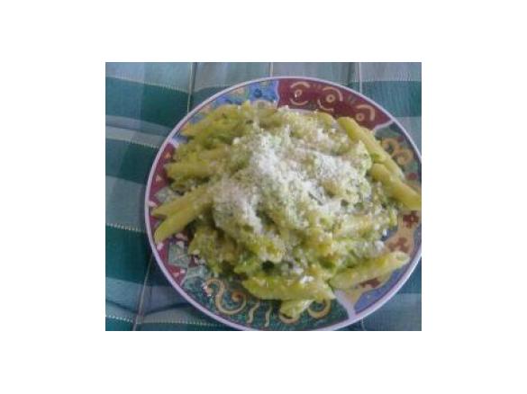 penne con fiori di zucca e zucchine