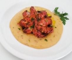 POLPO SU UN ROSEO LETTO DI PURE’ 