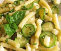 Pasta con zucchine e pangrattato