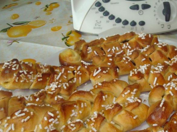 TRECCINE RIPIENE DI NUTELLA E MARMELLATA