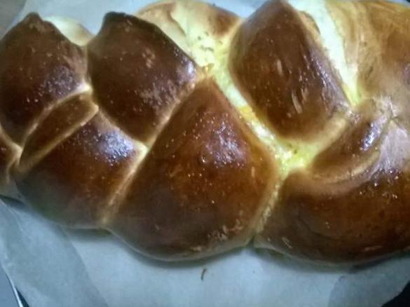 TRECCIA DI PAN BRIOCHE CON PEPERONI, SALSICCE,  PROVOLA