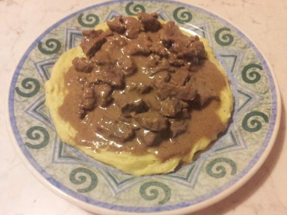 Spezzatino di manzo con purè di patate allo zenzero e basilico