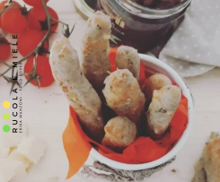 Keto grissinoni alla scamorza e yogurt greco (glutenfree)