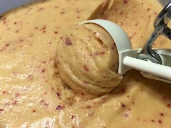 Gelato con pesca noce