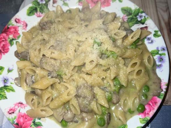 Mezze penne funghi e piselli