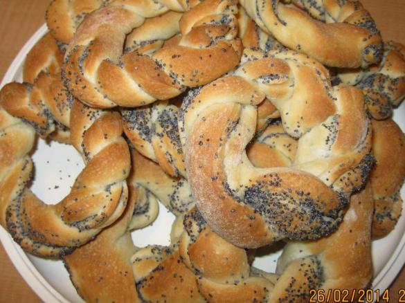 Ciambelline salate al papavero