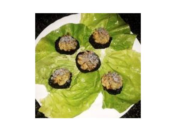 funghi  farciti con semi di papavero Finger food