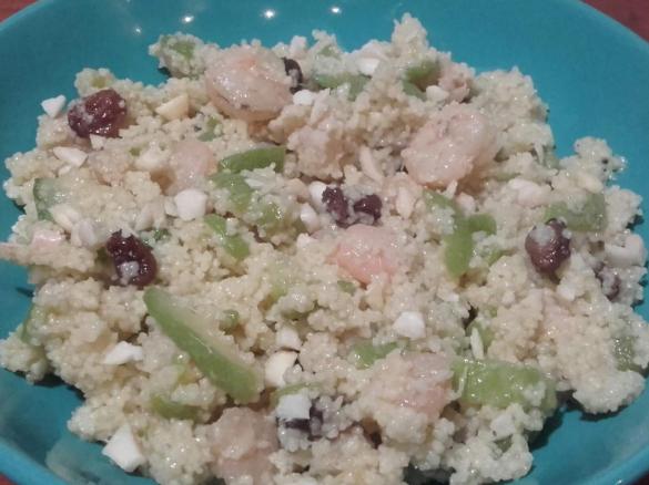 Cous cous gamberetti,zucchine,uvetta e mandorle 
