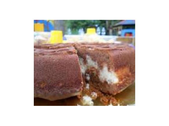 Torta al cioccolato con cuore al cocco