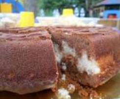 Torta al cioccolato con cuore al cocco