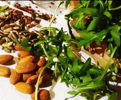 Pesto di rucola, semi e mandorle