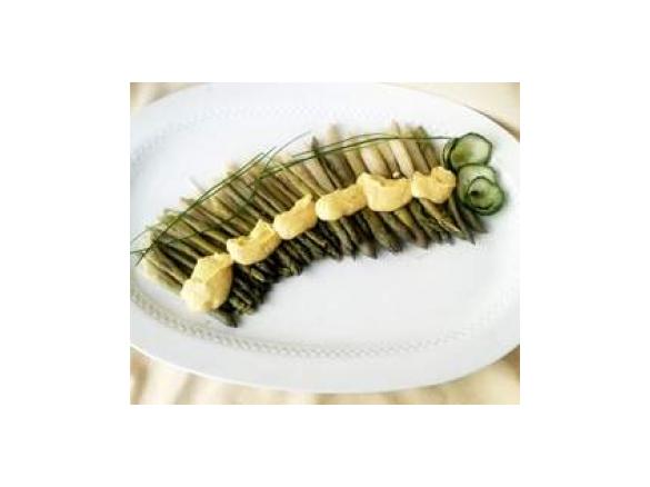 Asparagi con zabaione salato al parmigiano